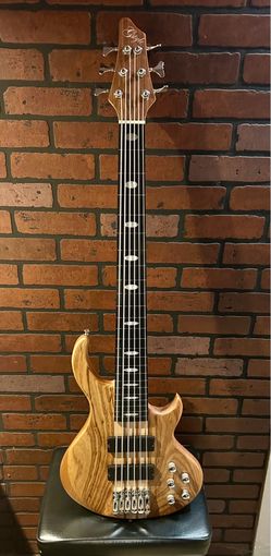 6-String Fretless Bass