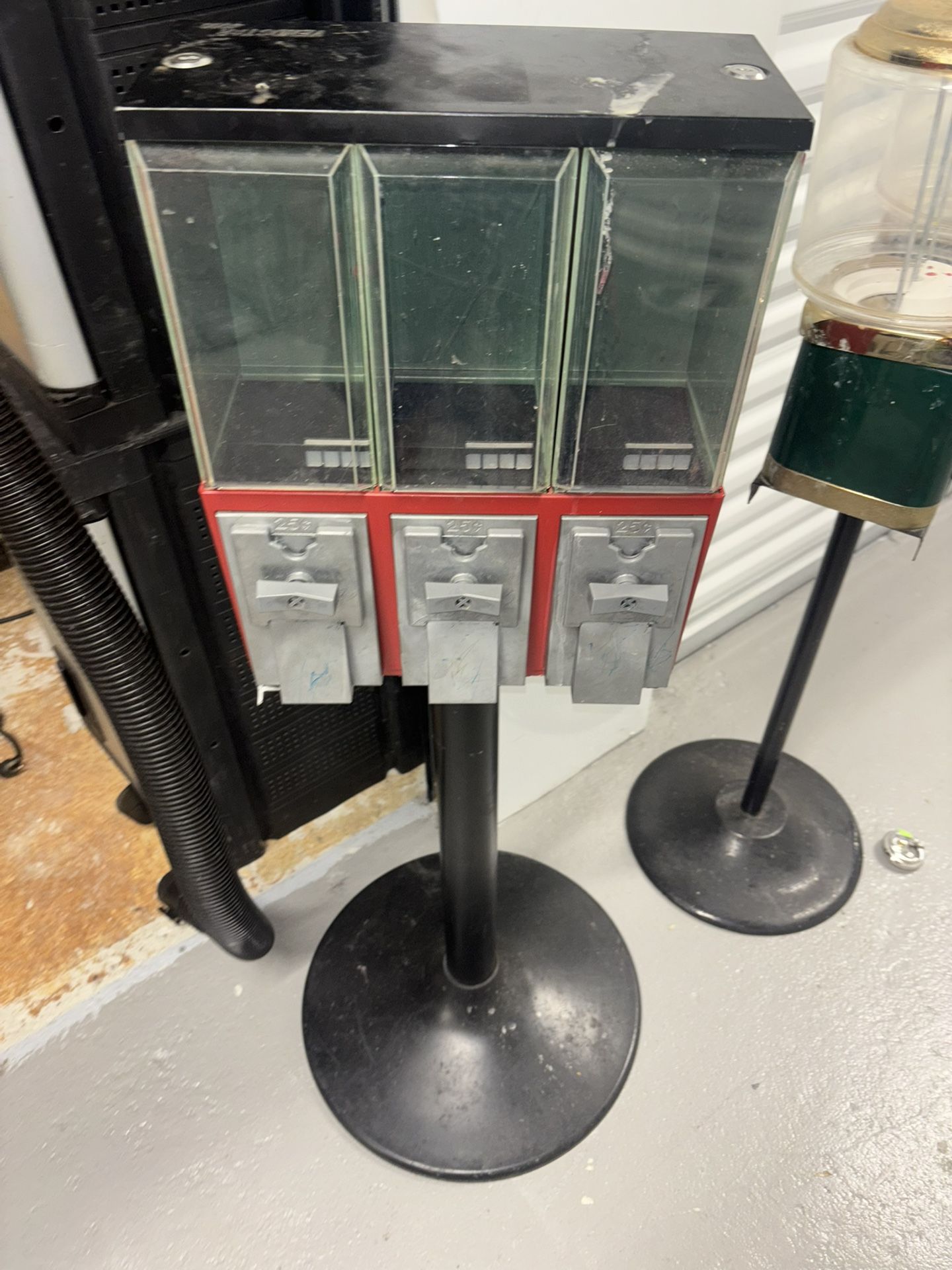 Vendstar 4000 Triple Bulk Candy Vending Machine (As-Is, No Key)