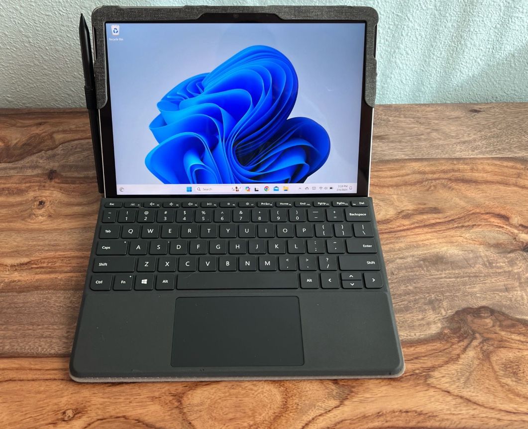 Microsoft Surface Go 2, Keyboard, Case, Stylus 