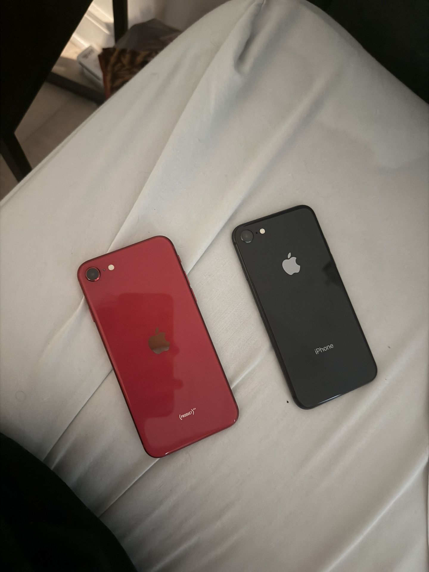 2 iPhone 8’s