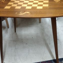 MCM Game table Nice!