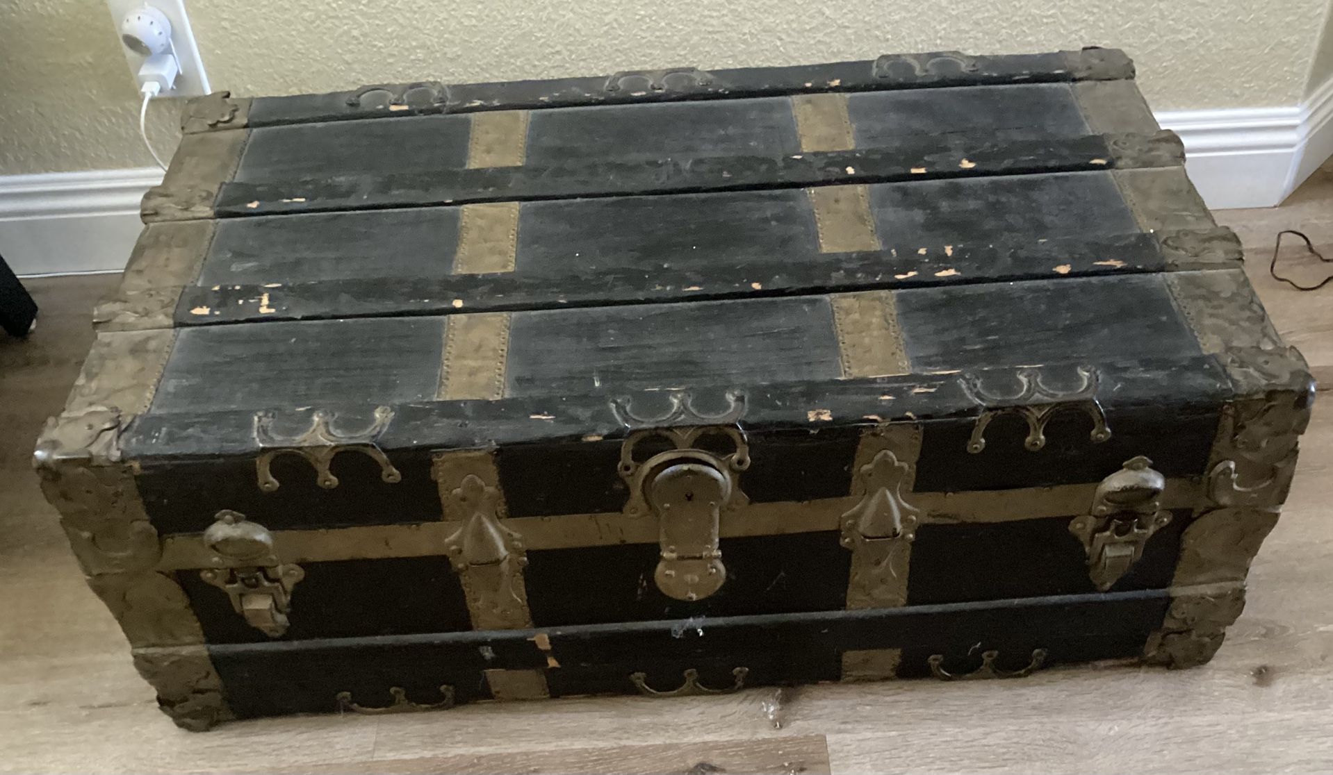 Antique Steamer Trunk (c. 1880–1915) – Original Hardware, Solid, Great Patina