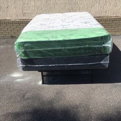 Brand New Full Size Plush Mattress And Box Spring In Plastics 