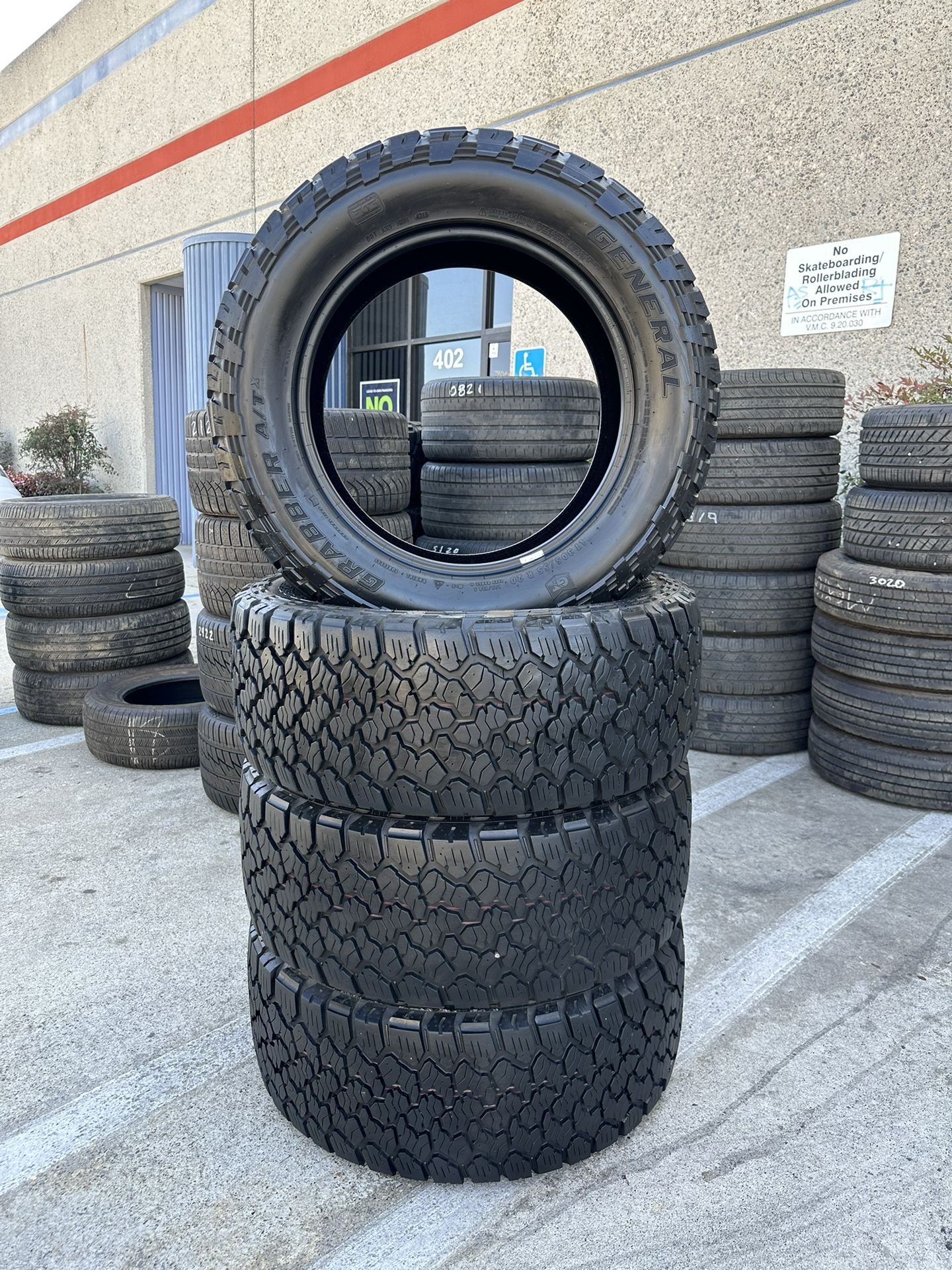 General Grabber Atx 305/55R20 LT