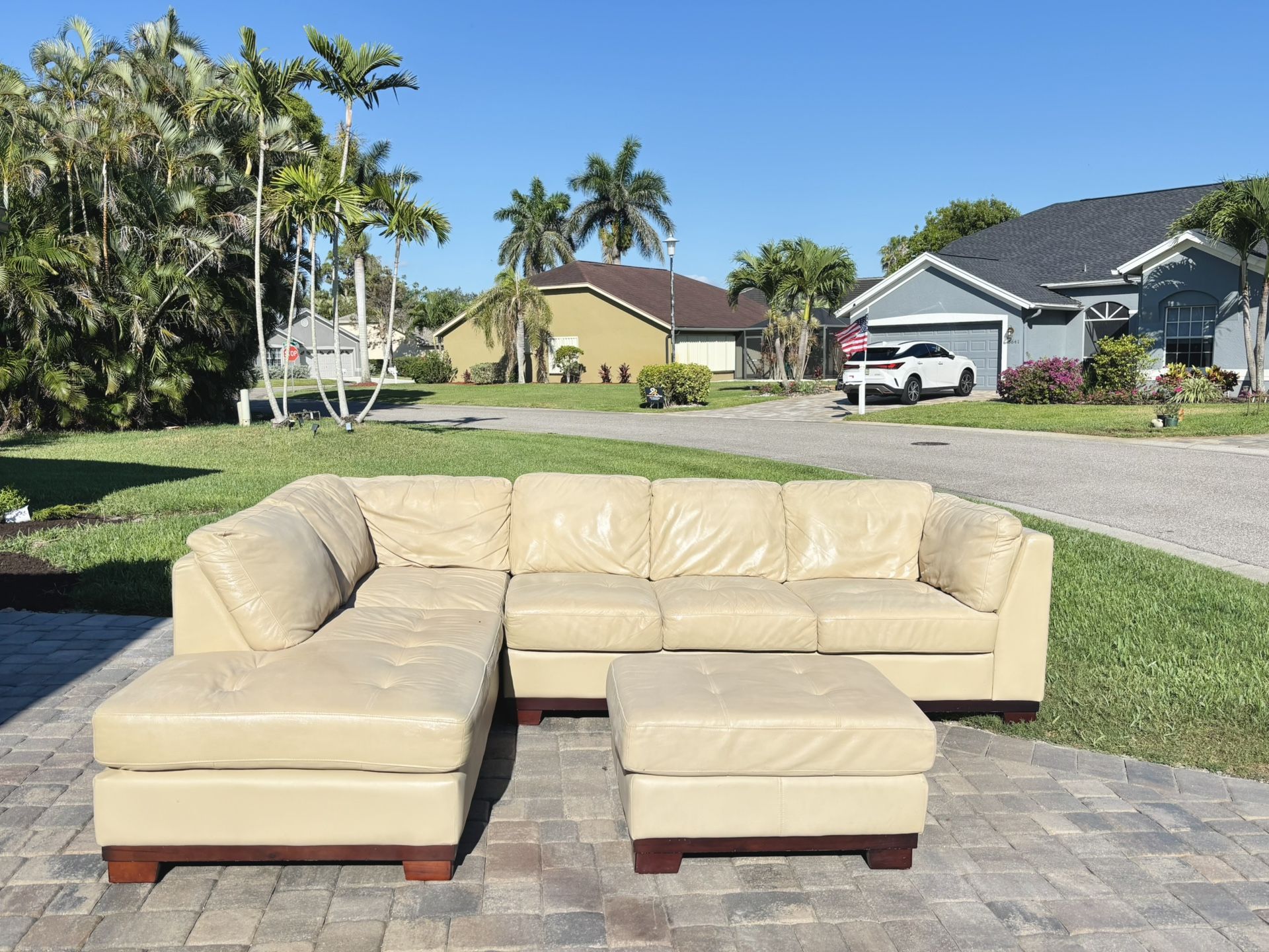 Venezia 3-Piece Italian Leather Sectional With Ottoman