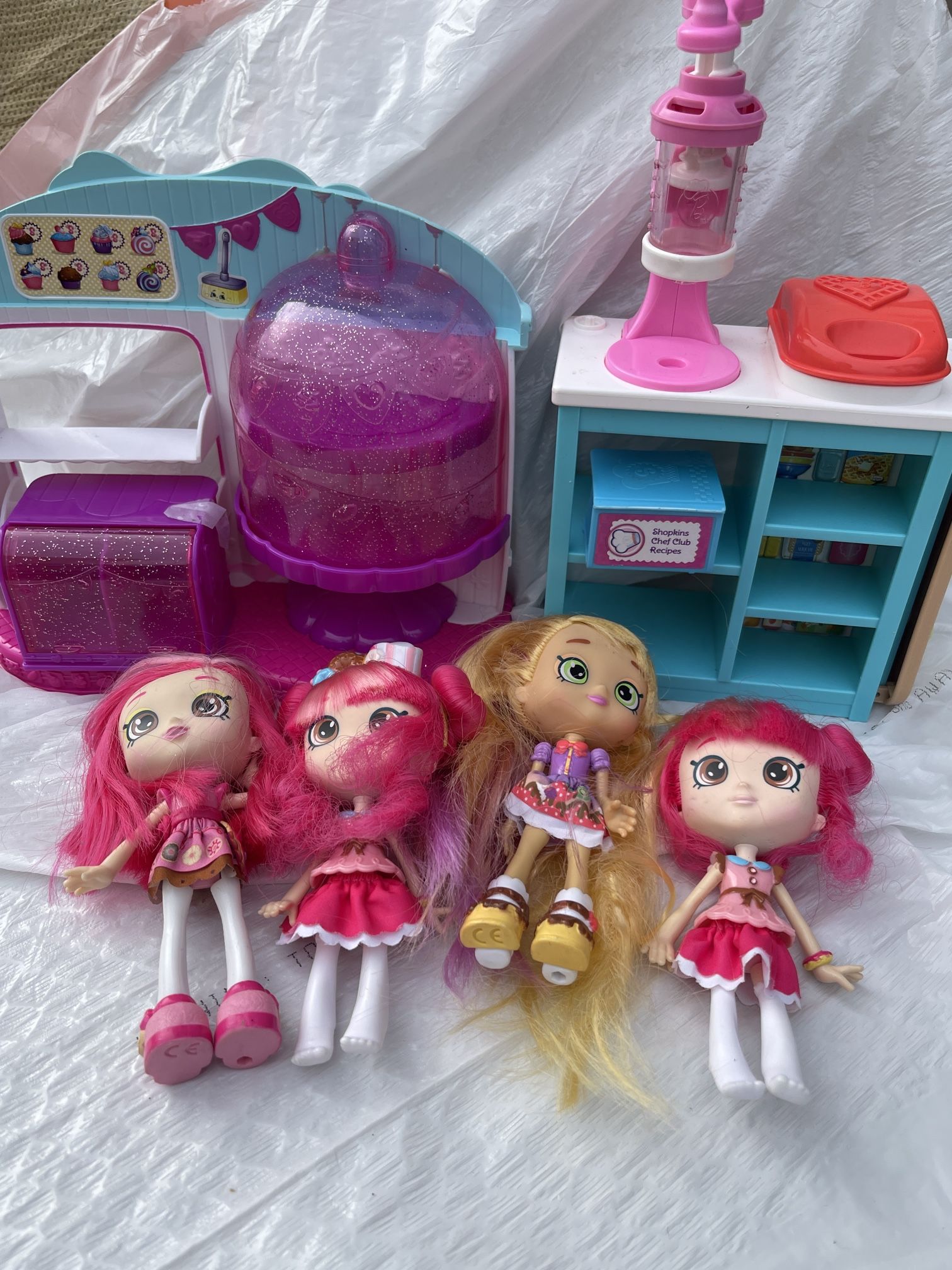  Shopkins  Dolls And Kitchen  All For $50