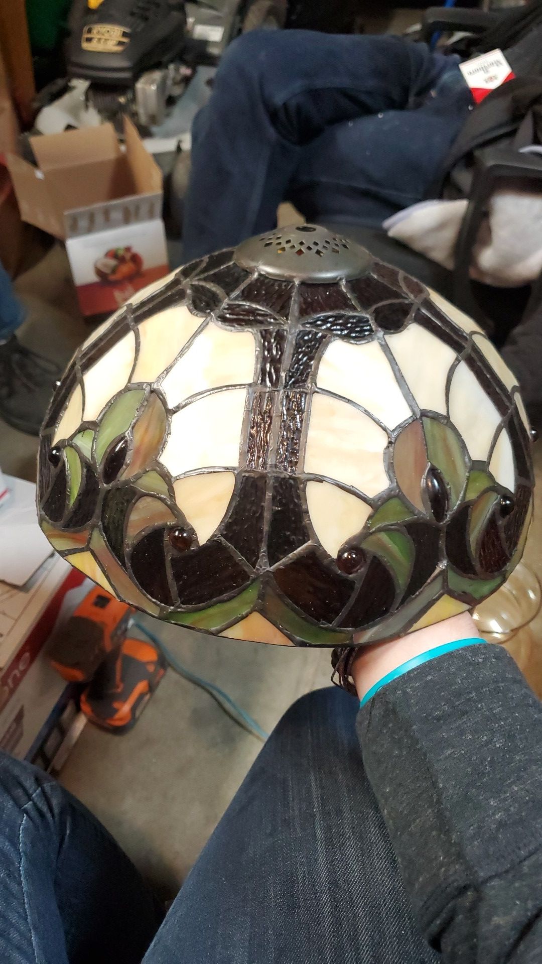 Stained glass lamp shade- No Lamp!