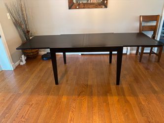 Apt 2B extendable dining table