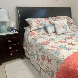 King Bedroom Set with Classical Elegance