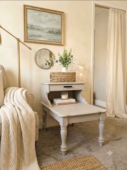 Beautifully Refinished Pottery Barn Style Antique End Table / Side Table