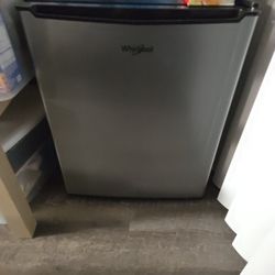 Mini Refrigerator 
