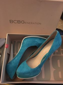 Size 7 1/2 BCBG heels