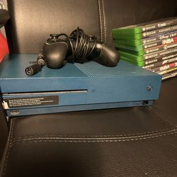 Xbox One S Barely Used With Razer Wolverine V2 Controller 