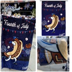 DODGERS PICNIC DODGER DOG 🌭 SGA BLANKET NEW 7/4/2026