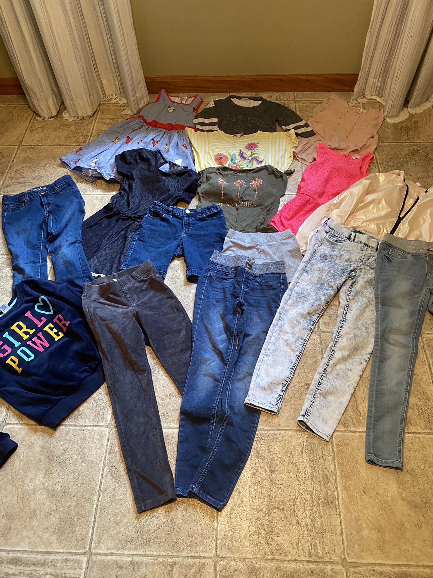 Girls size 7/8 clothing lot- 16 pieces, sundress, rompers, jeans, tee’s, shorts & more!