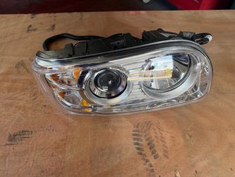 389 OEM headlamp optics with harness RT hand