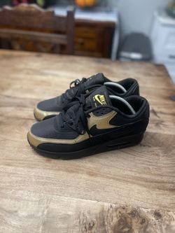 Air Max 90 Black Metalic Gold RARE Sz 9