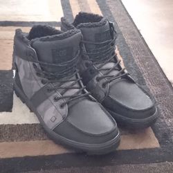 DC Men's Woodland Winter Boots Like New Condition Size 10