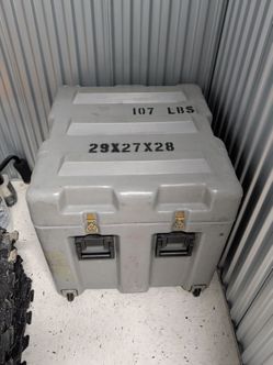 Pelican Hardigg Heavy Duty Military Storage Case - 29x27x28