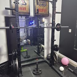 Giant lifting squat rack