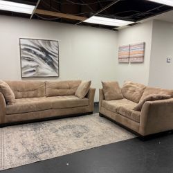 Macy's Tufted Sofa and Loveseat Set - Delivery Available!