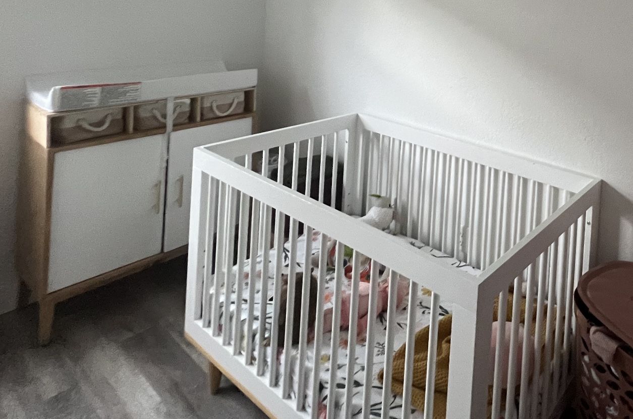 Crib & Changing Table With Storage