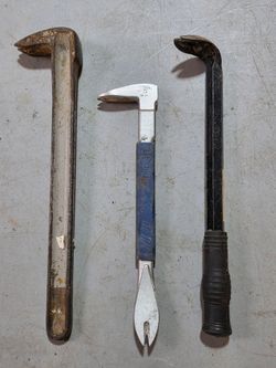 3 cats paw/pry bar