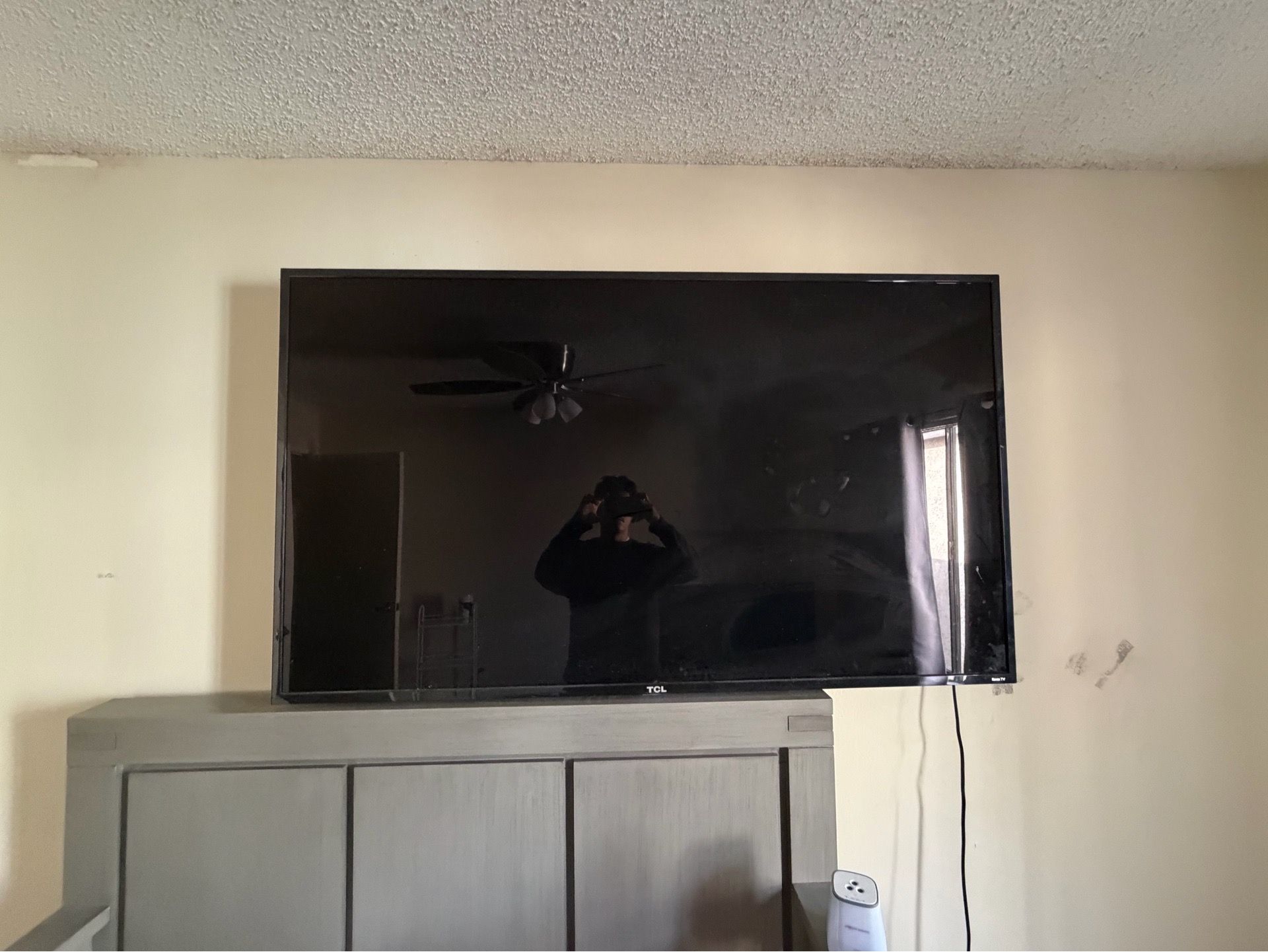 58” HD TCL Roku Smart TV