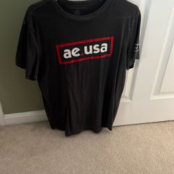 Adult Medium American Eagle Shirt
