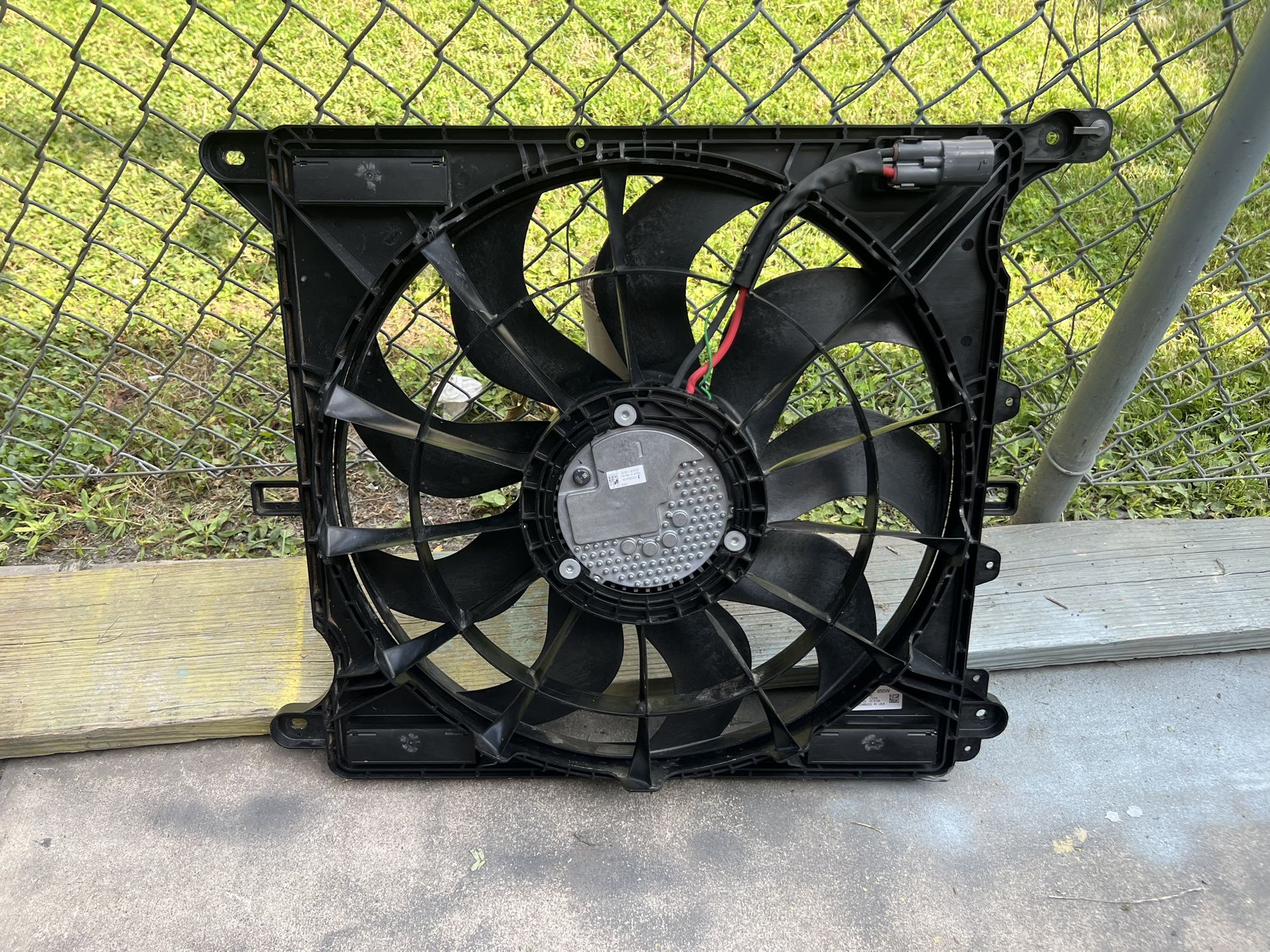 2021-2024 Jeep Grand Cherokee L Radiator Cooling Fan Oem