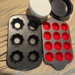 Bakeware And Cake Stand 