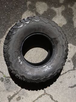 Bf Goodrich 305/75 16s tires pair