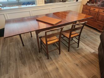Thomasville cherry table and Hutch