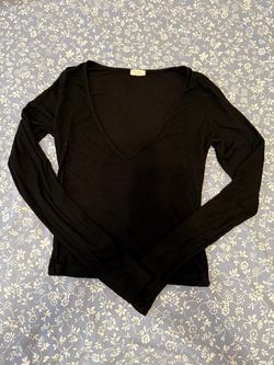 Black Ribbed Long Sleeve V-Neck Top