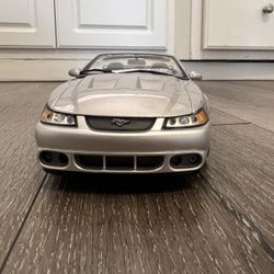 Diecast 1/18 scale  Maisto Ford SVT Mustang Cobra Convertible  silver 
