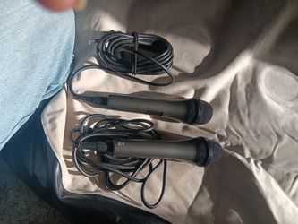 2 professional dynamic microphones
