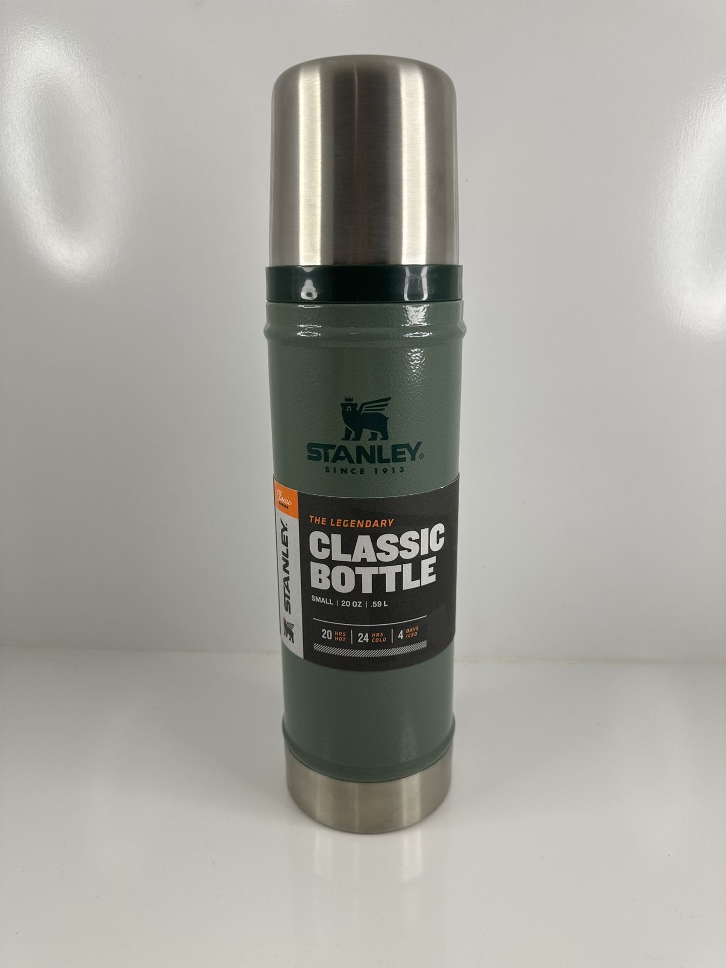 New Stanley Classic Legendary Vacuum Insulated Bottle | 20 oz | Hammertone Green