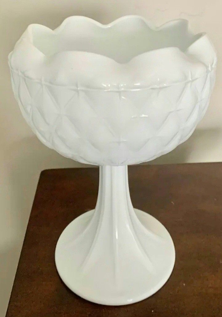 Really Pretty Vintage Set Of 3 Milk Glass
