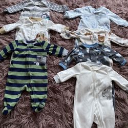 baby Clothes size 0-3 month very very good condition $2for each 👶🏻👶🏻