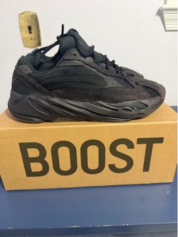 Adidas Yeezy size 9.5