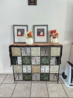 Table and decor