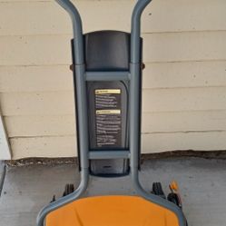 Fiskars Push Lawn Mower 