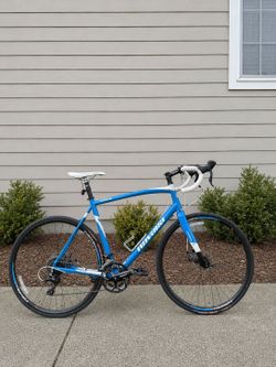 Novara Strada XL Road Bike – Carbon Fork – Disc Brakes