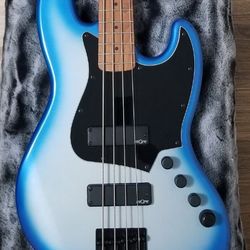 Squier Modern Jazz 4-string bass