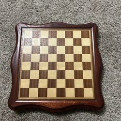 Complete Solid Wood Carved Chess Set in Excellent Condition 