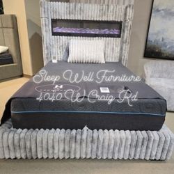 ✨️ Queen, King Light Up Fireplace bed frames 👉 Furniture Sectionals, Bedrooms, Dining Avail