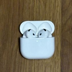 Slightly Used AirPods 4 Generation 