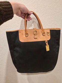 Vintage Dooney & Bourke Cabriolet Collection