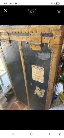 Steamer trunk
