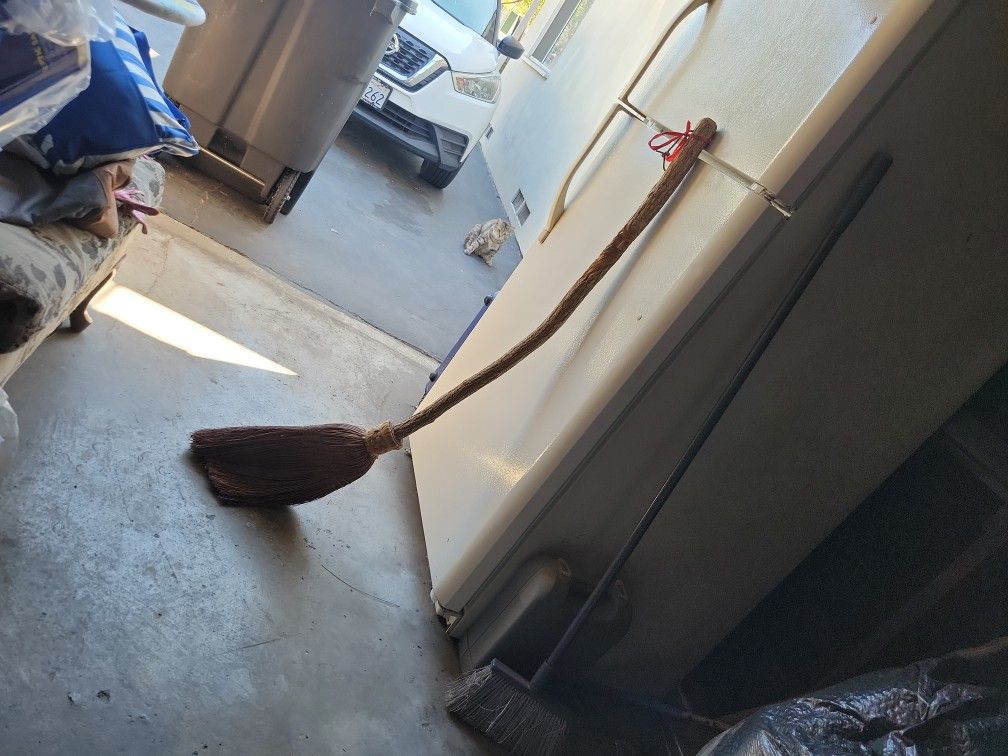 Free Witches Broom